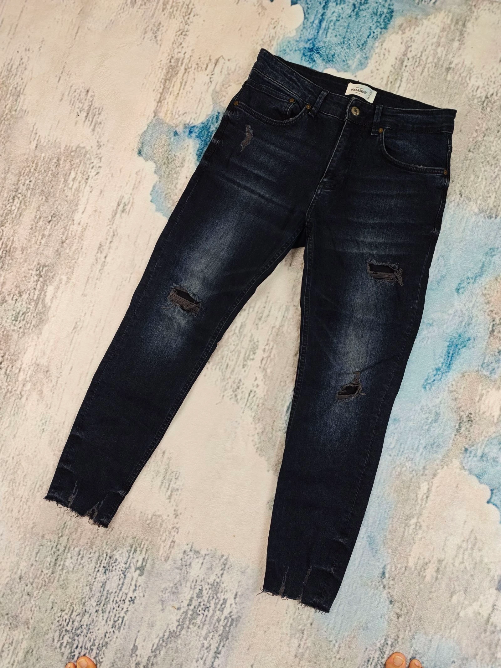 Pull&Bear Calças Skinny Ripped para Homem com Bainha Bruta e Estilo Y2K Streetwear Azul Escuro Tamanho 40 – photo 5